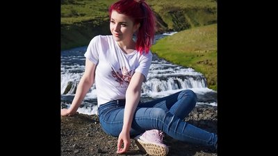 Probeer om nie te kom met Streamer Olyasha 1080p (Metronome)