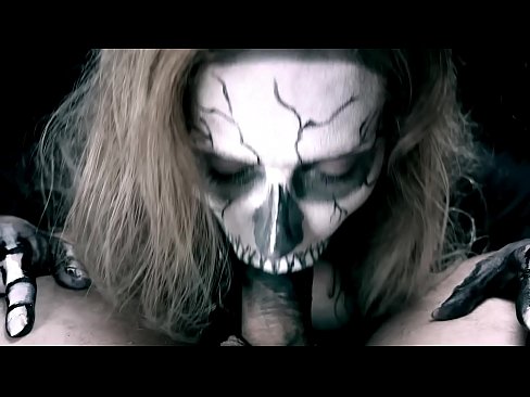 ❤️ Demoon meisie suig haan met haar swart mond en sluk cum. Anale video by ons af.moresexmovies.ru ☑